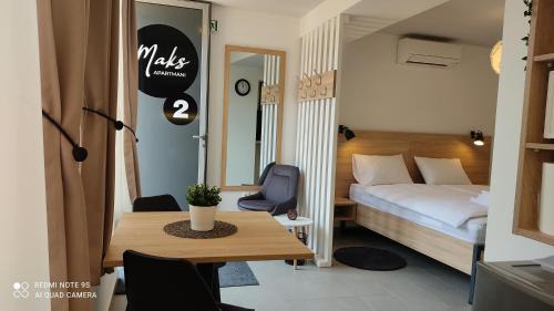 MAKS 2 Osijek Center, self check in