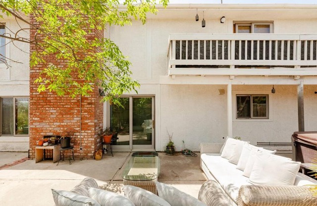 Malibu Ocean Villa with King Bed, Hot Tub, Beach, BBQ