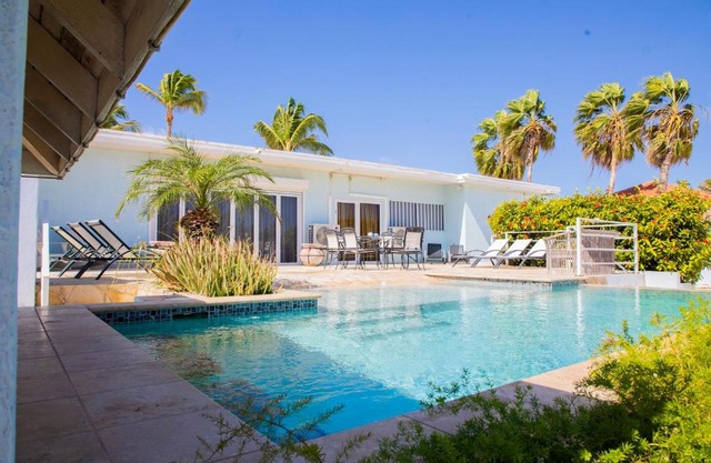 Malmok Ocean Front Villa