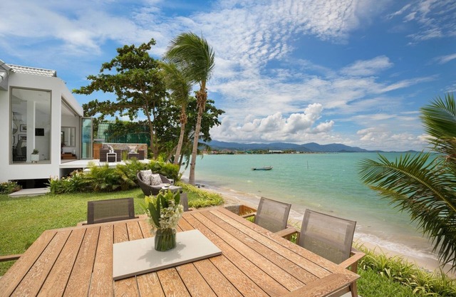 Mam's sea side villa pieds dans l'eau