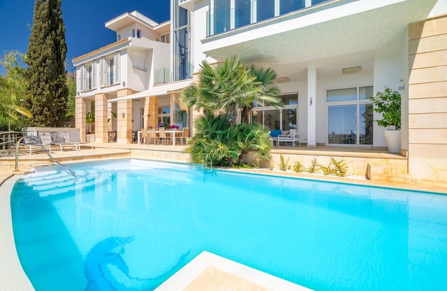 Mamatita - with private swimming pool