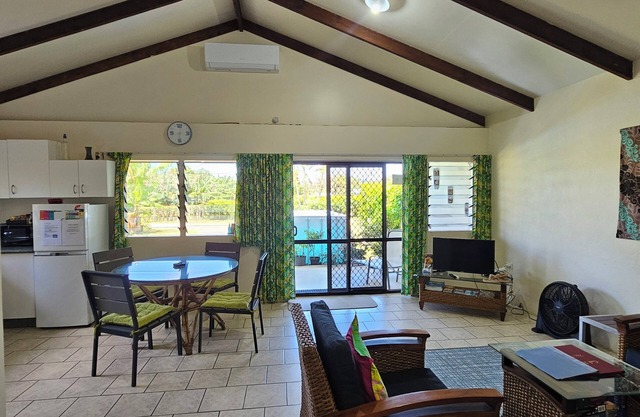 Mango Cottage with AC, Unlimited Wifi, Plunged pool