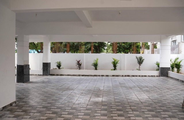 Manish Suites & Service Apartments