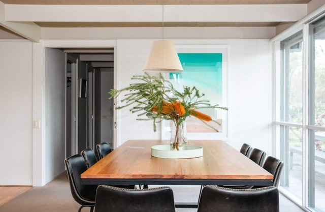 Manna Gum - A family getaway with a sense of space and privacy with a tranquil garden