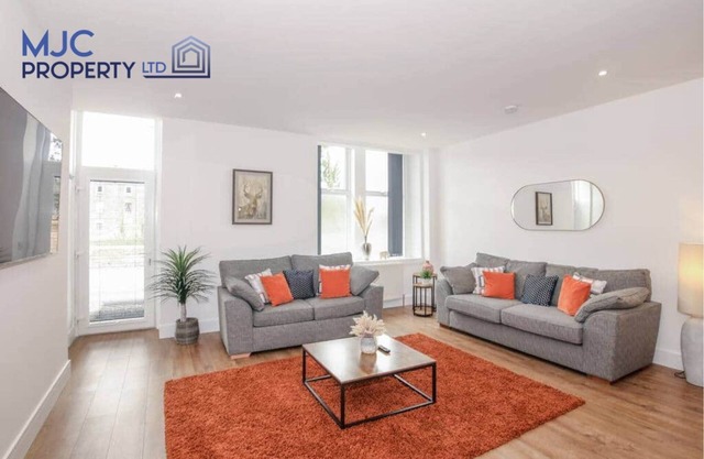 Mansfield - sleeps 8 guests in 3 bedrooms