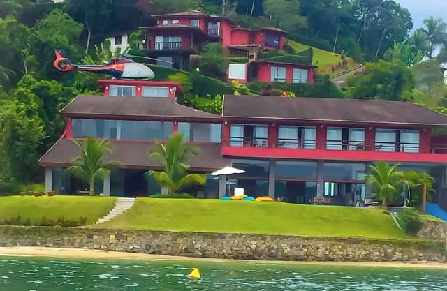 Mansion, Private Beach, Helipad, Boat Pier + 100ft, Sauna, Gym.