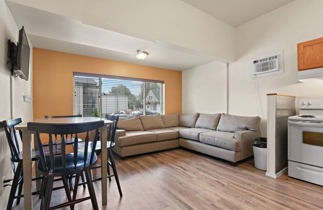 Maple Manor Urban Sanctuary