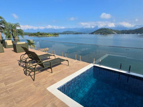 Maravilhosa casa linear 5 suítes em Angra