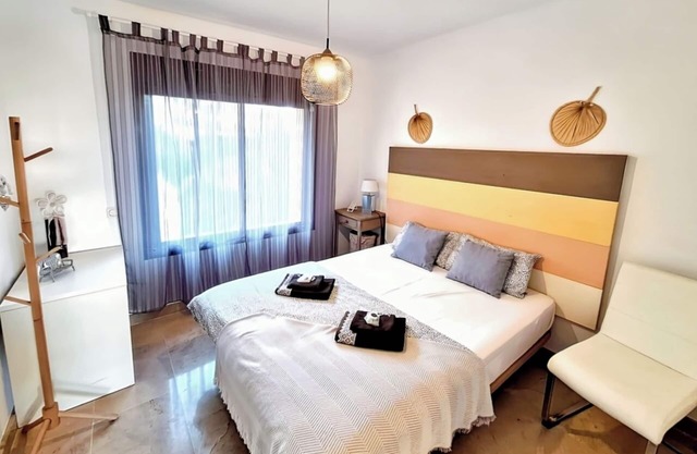 Marbella area, apartment for 6 people, 500m from the beach and amenities