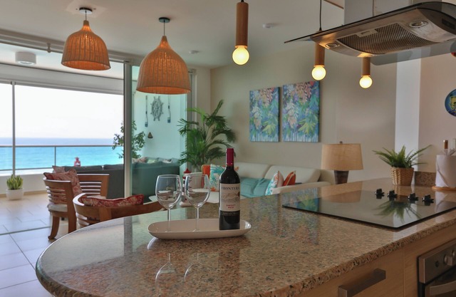 Marbella | Beachfront Pool Full Kitchen