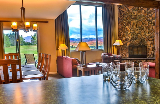 Marcy Lodge - Magnificent Mountain views 3 minutes to main street