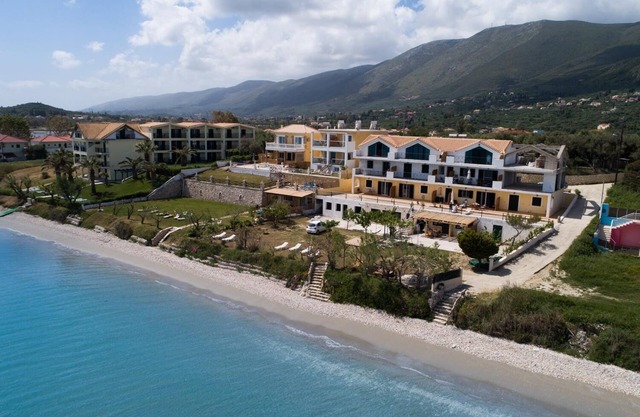 Mare Nostrum ,beachfront with 2 bedrooms,appartment