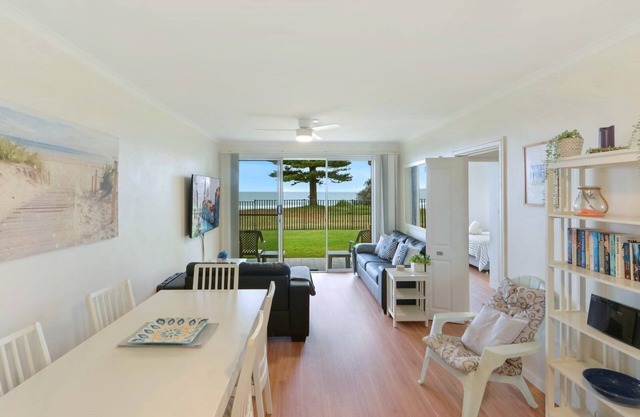 Marese 2 - Beachfront Unit