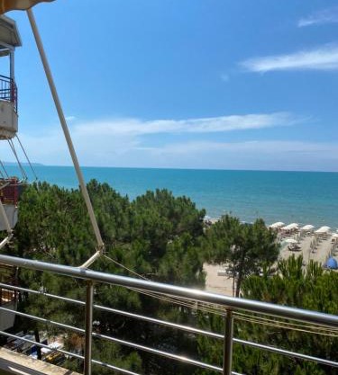 Margo Sea View Studio