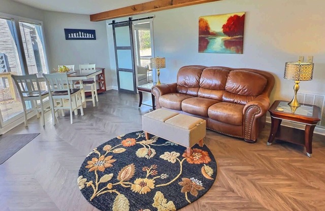 Marina Access, Lake View, Golf, Swimming, Fishing