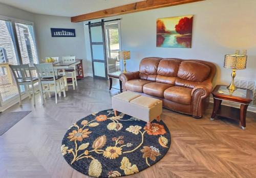 Marina Access Lake View Golf Swimming Fishing with All Holiday Island Amenities Accessible