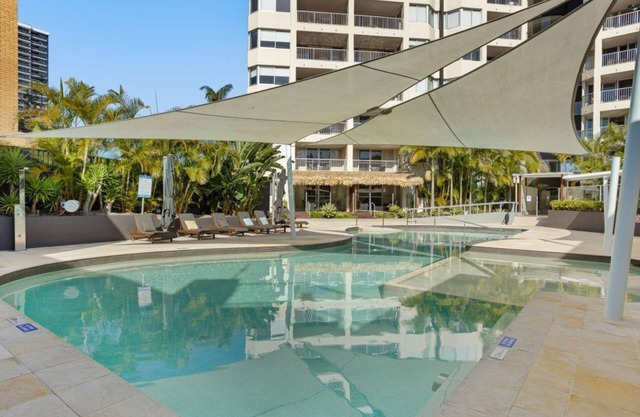 Mariner Shores Resort -located directly opposite North Burleigh patrolled beach