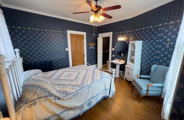 Market St Manor Bed and Breakfast