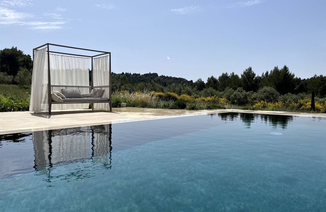 Mas 5* with stones, heart of the Alpilles - Superb view - Pool and Jacuzzi