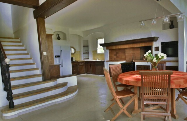 MAS EN CAMARGUE WITH SWIMMING POOL AND JACUZZI