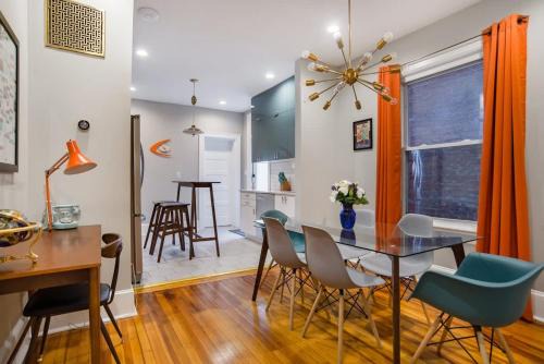 Massive 6BR & 4BA Private Duplex Townhouse Central