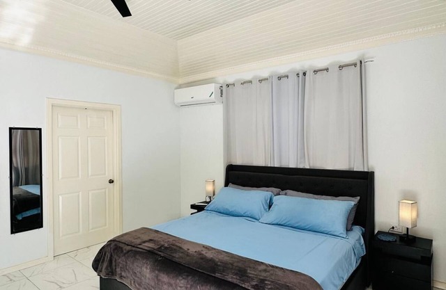 Mastter Bedroom - Ferdi's Place