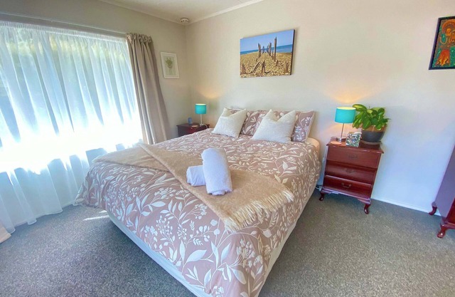 Matai Grove - Tranquil Bush Studio Retreat, Golden Bay