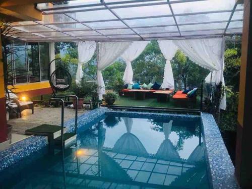 MayaTels - Maya Baas, Rumtek