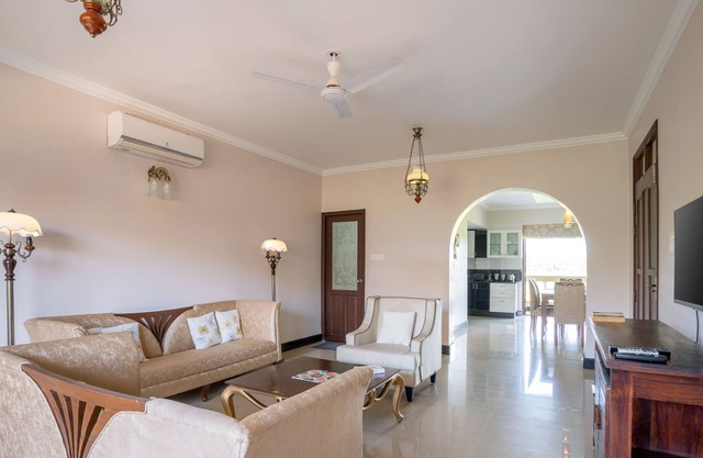 Meadows View . A lavish 2bhk penthouse just a km away from the Benauliim beach.