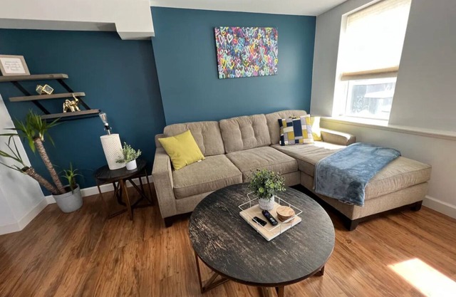 Medical Residents no cleaning fee Private Entrance Full Brand New Apartment