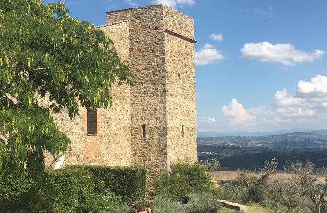 Medieval Tower in the village of MONTELAGELLO PG