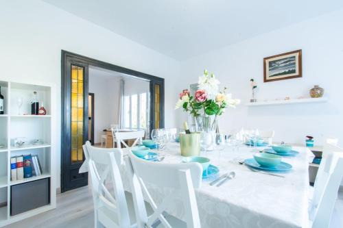 Mediterranean heaven with sea views