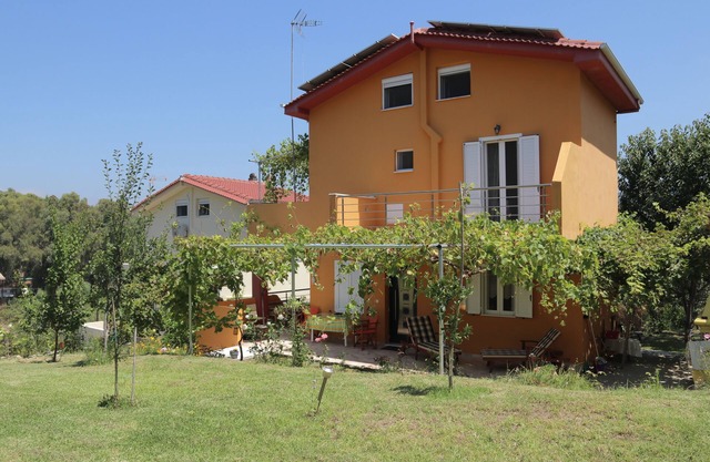 Mediterranean Ionian villa, at the 25km long beach 10 min from Aktion airport.
