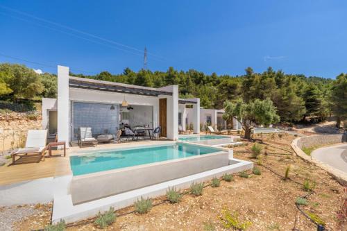 Mellamare Luxury Suites