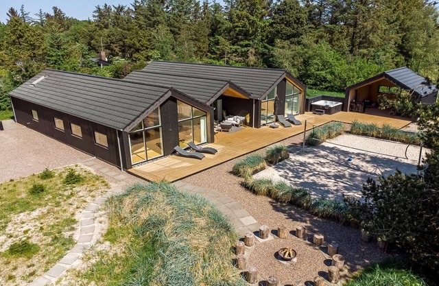 "Menja" - 1.4km from the sea by Interhome