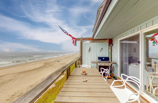 Mer De Calladonn | Ocean-View Oasis | Direct Beach Access & Private Balcony