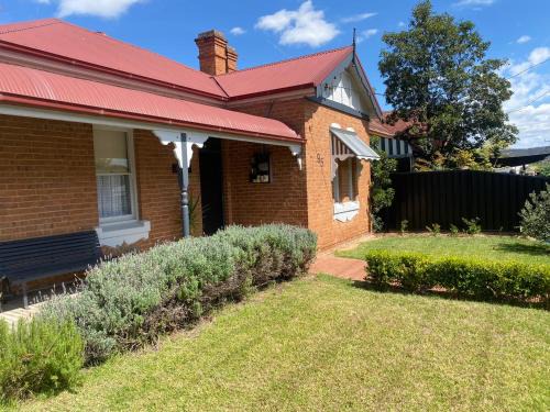 Merala a cosy cottage with easy stroll to CBD
