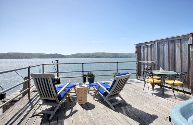 Mermaid's House (Crew Quarters) - Tomales Bay Waterfront, Point Reyes, Marshall