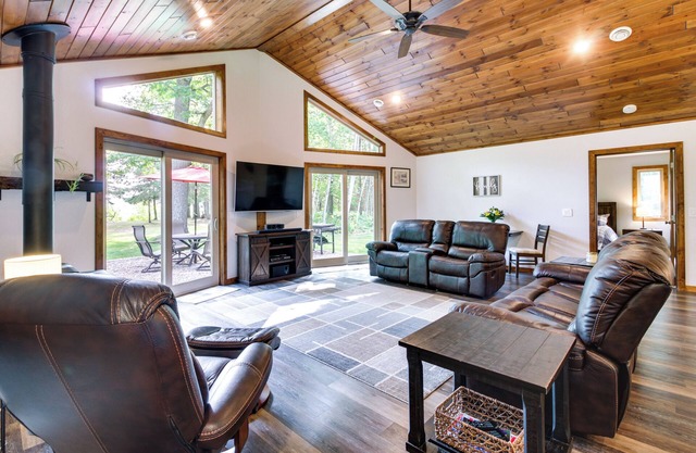 Merrifield Vacation Rental w/Dock & River Access