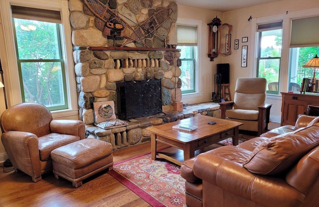 Methow Valley Inn-5-bedroom option, Lovingly Restored&Beautifully Maintained!n