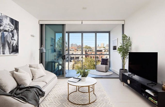 Metropolitan Woolloomooloo I90