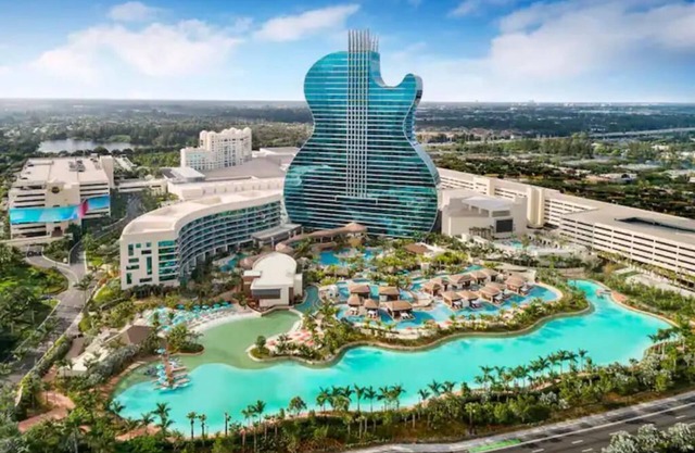 Miami Paradise: 4BR Home with Private Pool