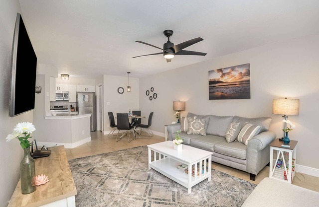Michele · Ground Floor Beachside Condo · Half Mile from Beach