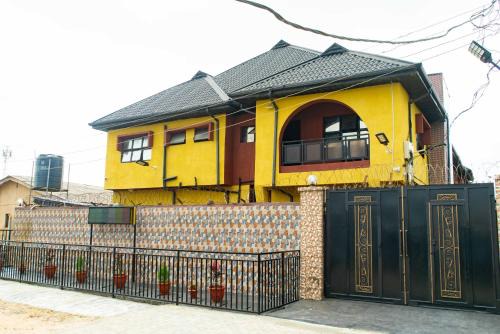 Micky Luxury Apartments Shortlet