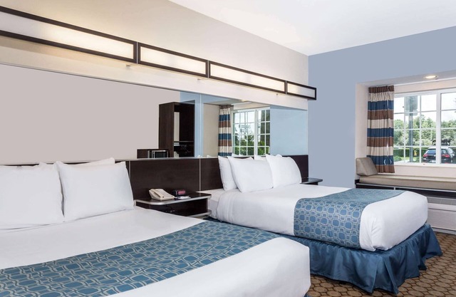 Microtel Inn & Suites by Wyndham Spring Hill/Weeki Wachee