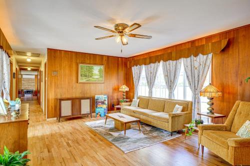 Mid-Century 1950s Retreat with Rec Room in Monett!