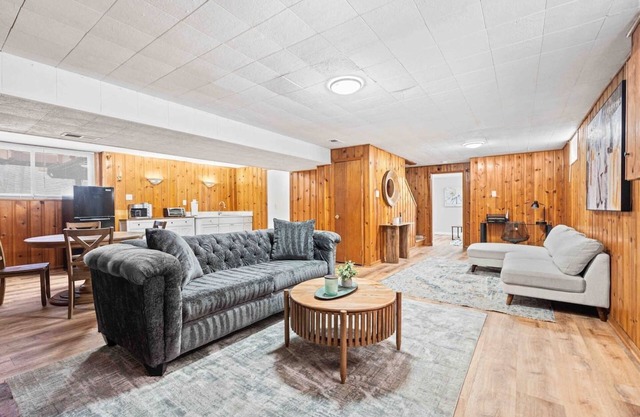 Mid-Century Cabin Retreat | Cozy Apt Suite Getaway