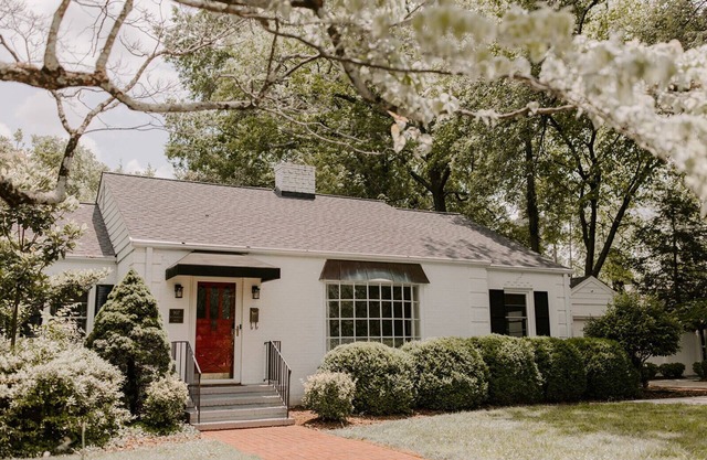 Mid-Century Charmer in Old Irving Park