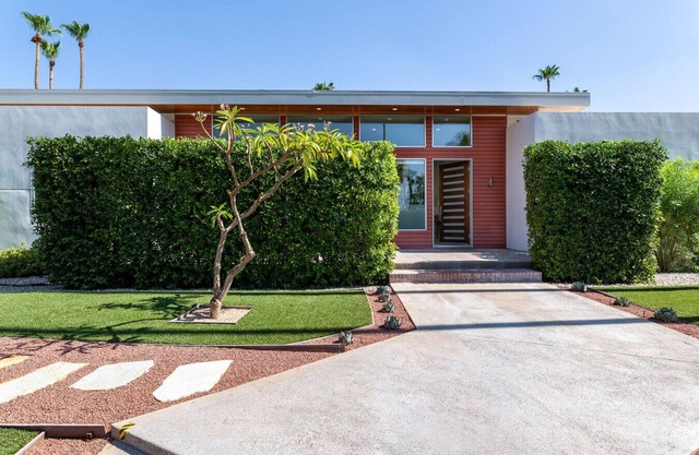 Mid-Century Modern Estate In Old Las Palmas! Private! Spectacular Mountain Views!