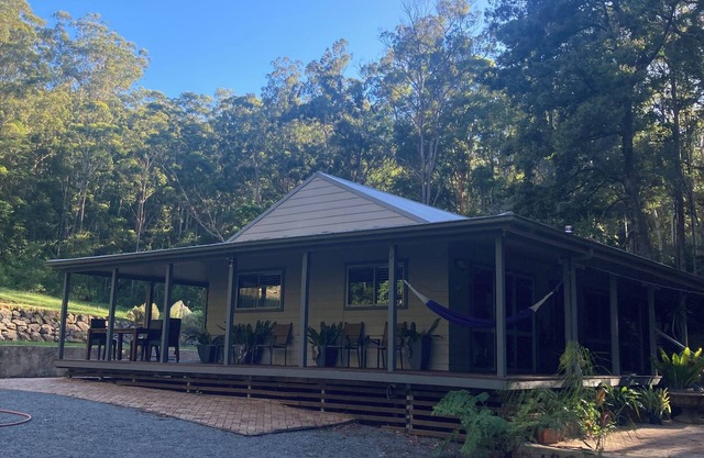 Mid North Coast , n coastal Farm house bush retreat , n10mins from services ,